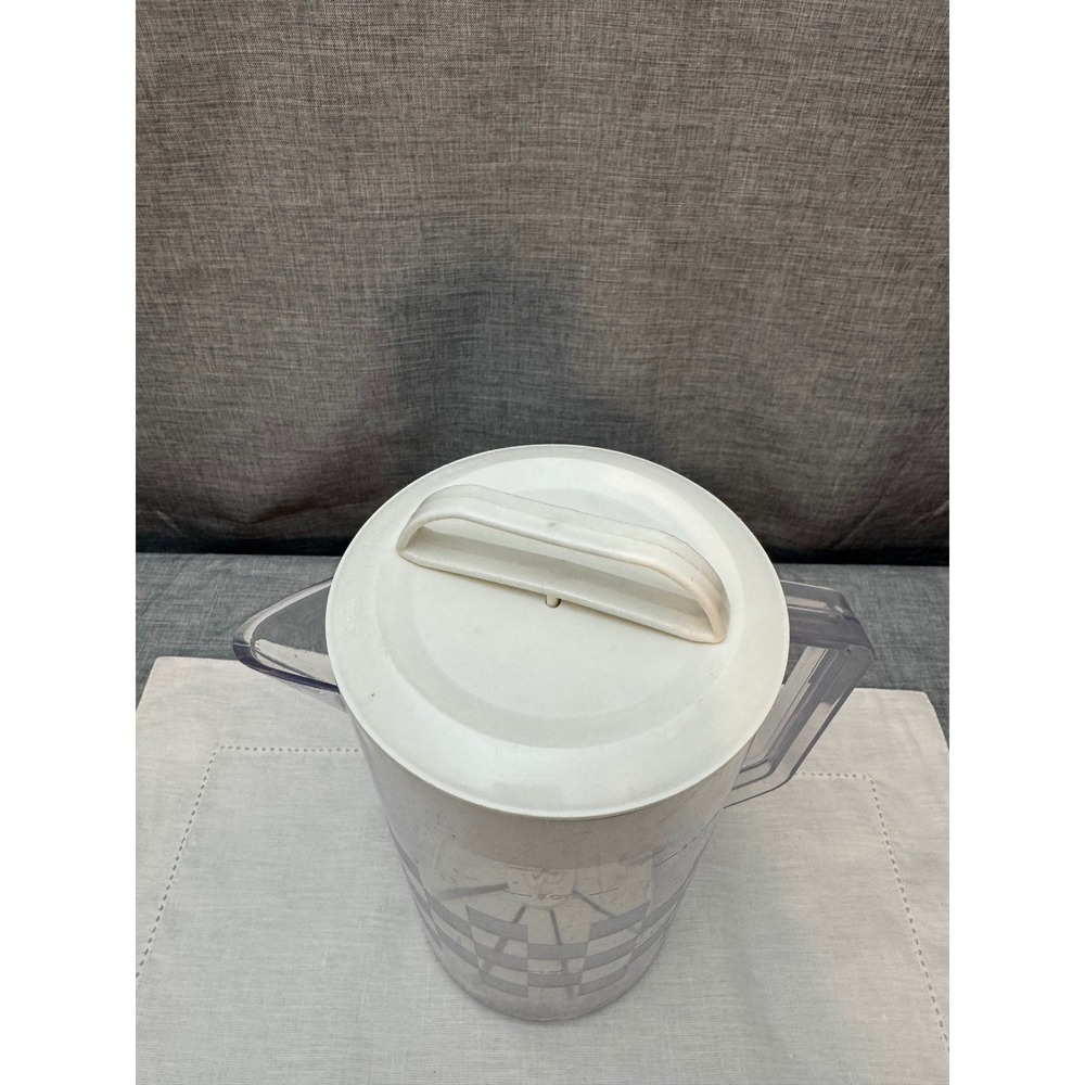 Vintage Pampered Chef 2 Quart Quick Stir Pitcher Clear Frosted Checkerboard Lid - Picture 4 of 4